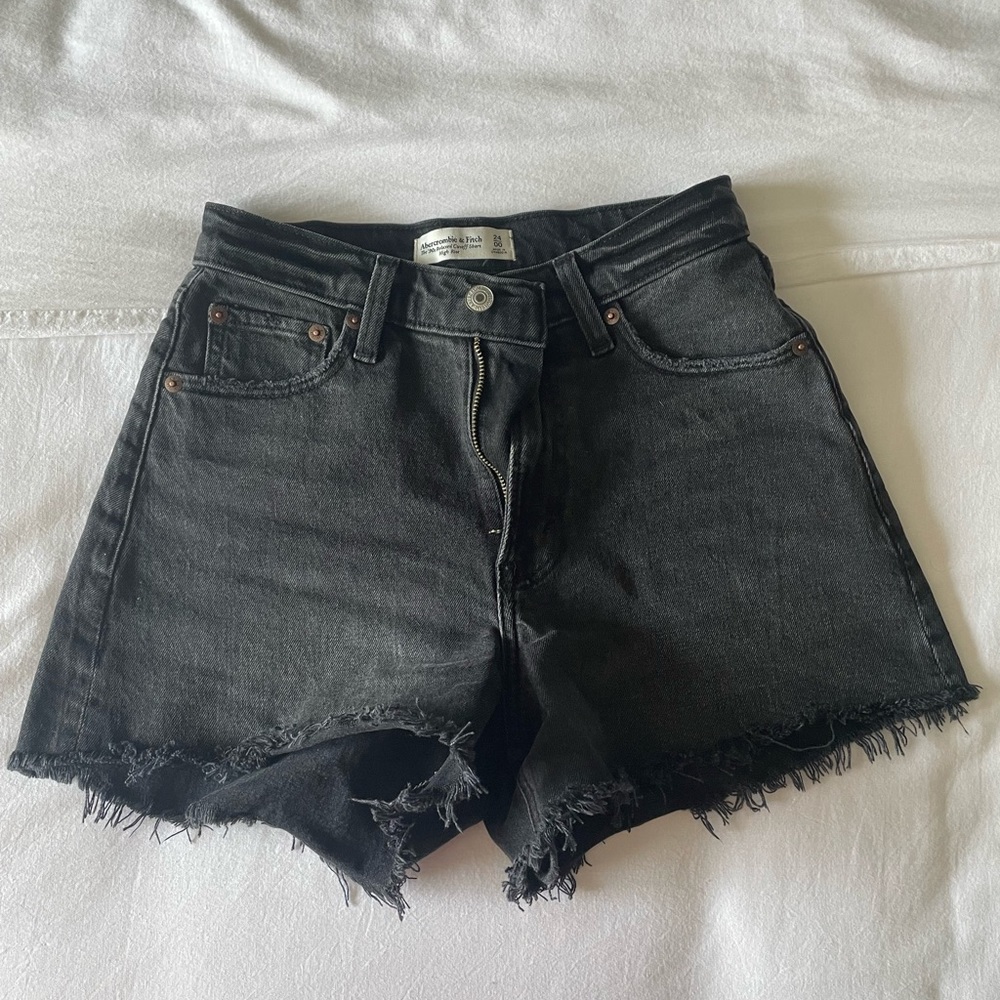 NWOT High Rise 90s Cutoff Short